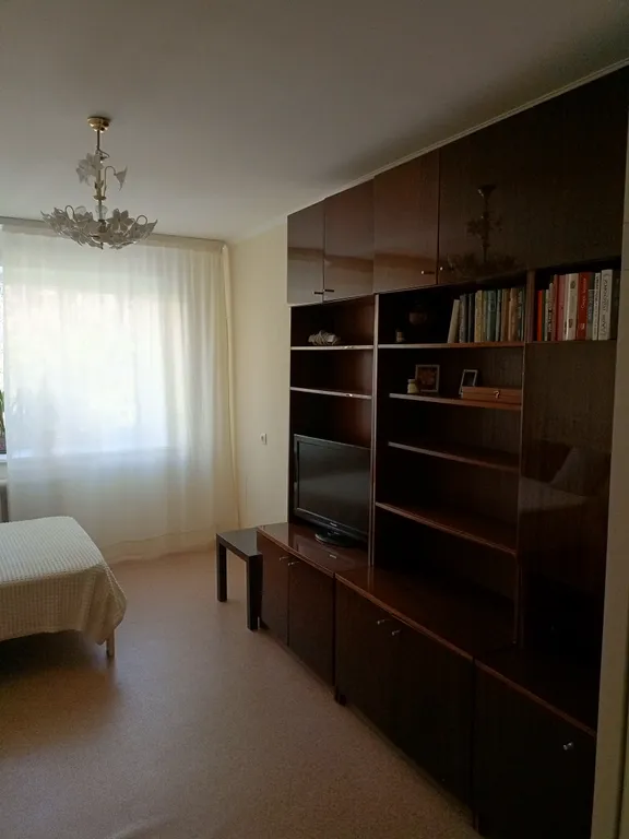 Квартира однокомнатная в Октябрьском, 37 м², Самара — спальня, фото 2