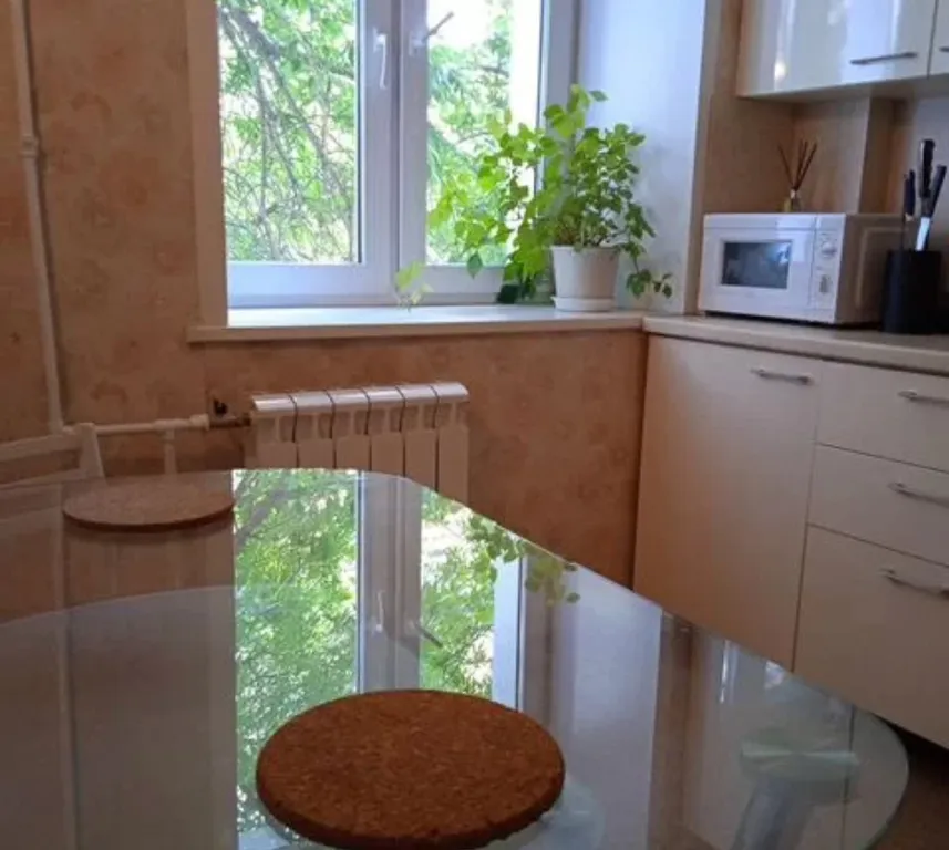 Квартира однокомнатная в Октябрьском, 37 м², Самара — кухня, фото 2