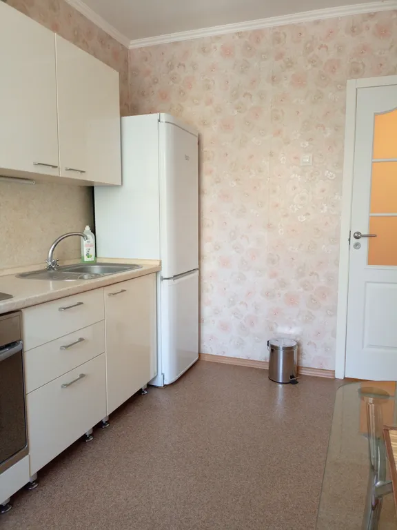 Квартира однокомнатная в Октябрьском, 37 м², Самара — кухня, фото 4