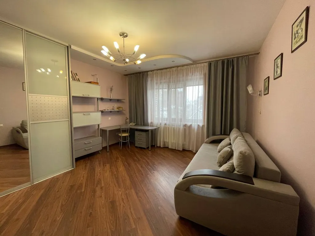 Квартира трёхкомнатная в Самарском, 120 м², Самара — спальня, фото 11