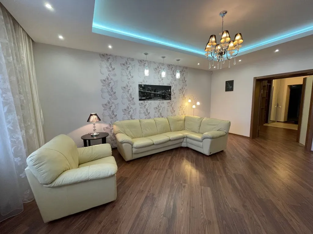 Квартира трёхкомнатная в Самарском, 120 м², Самара — спальня, фото 3