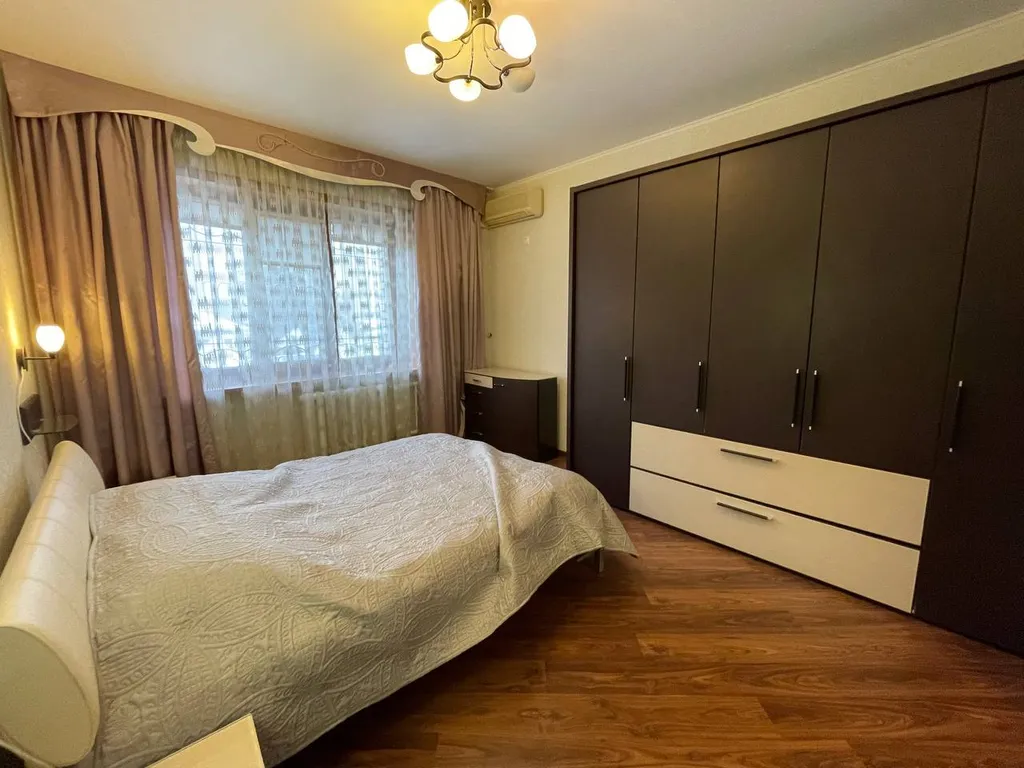 Квартира трёхкомнатная в Самарском, 120 м², Самара — спальня, фото 5