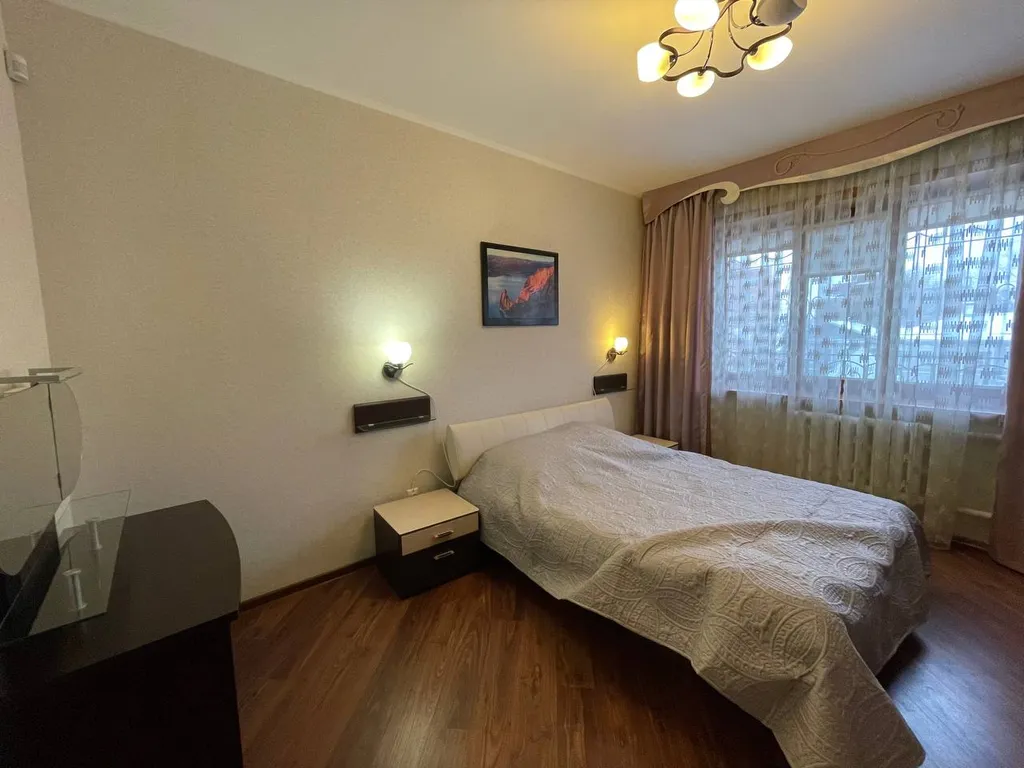 Квартира трёхкомнатная в Самарском, 120 м², Самара — спальня, фото 6