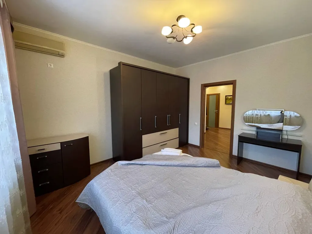 Квартира трёхкомнатная в Самарском, 120 м², Самара — спальня, фото 8