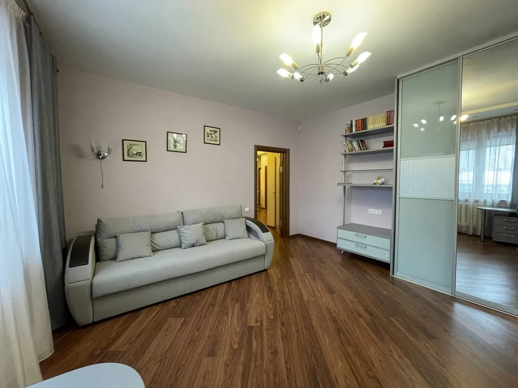 Квартира трёхкомнатная в Самарском, 120 м², Самара — спальня, фото 9