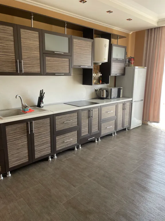 Квартира однокомнатная на улице Репина, 50 м², Геленджик — фото 6