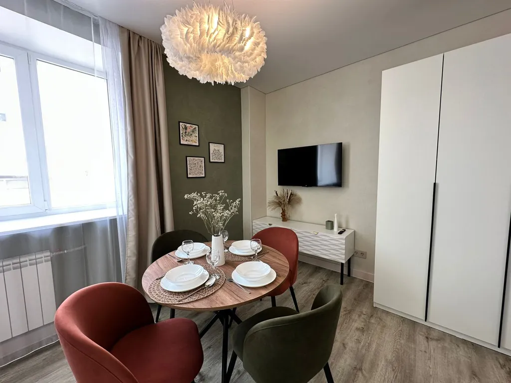 Студия двухкомнатная у метро Площадь 1905 года, 27 м², Екатеринбург — кухня, фото 5