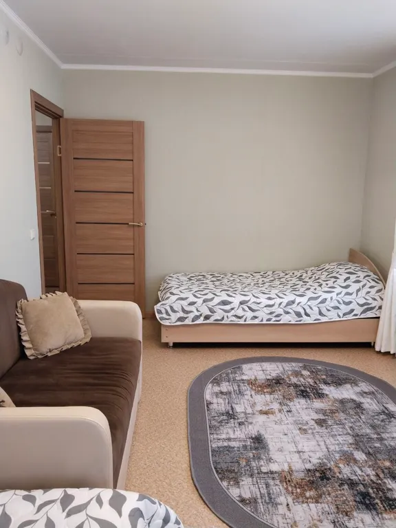 Квартира двухкомнатная на улице Симанина, 52 м², Дивеево — спальня, фото 2