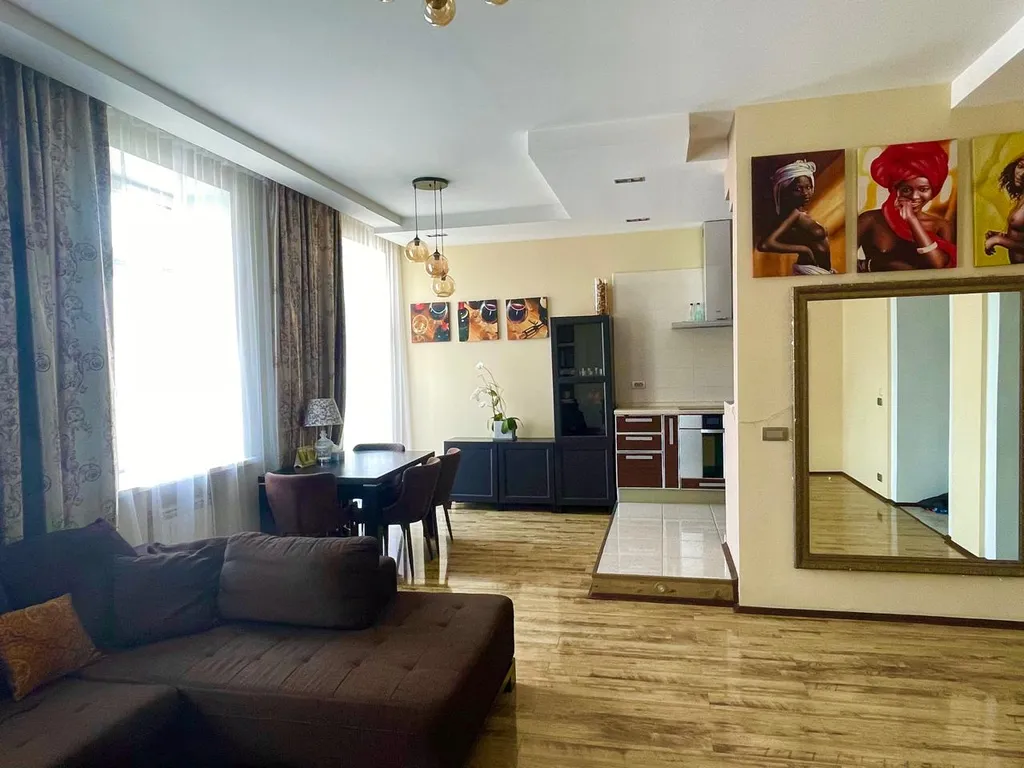 Квартира 4-комн в Фрунзенском, 103 м², Владивосток — кухня