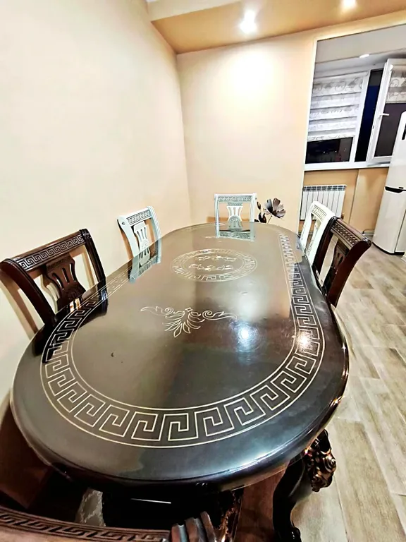 Апартаменты трёхкомнатные на улице Коцоева, 83 м², Владикавказ — кухня, фото 3