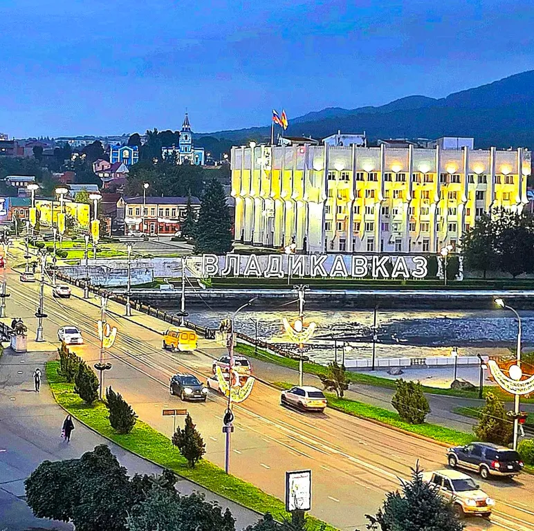 Апартаменты трёхкомнатные на улице Коцоева, 83 м², Владикавказ — вид из окна, фото 5