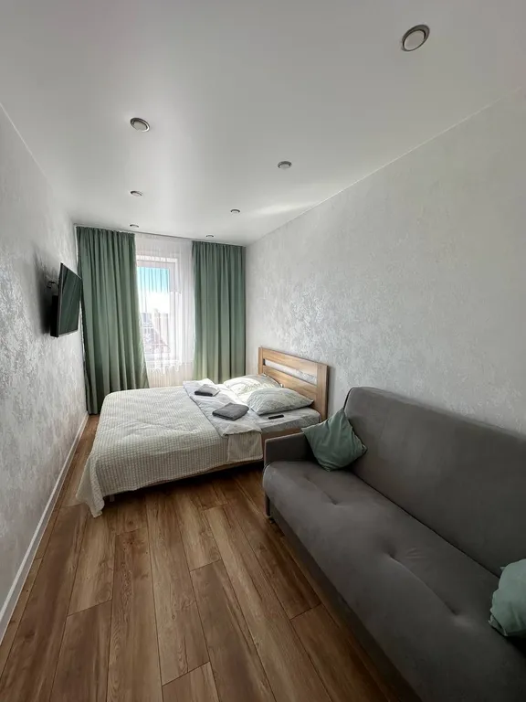 Квартира однокомнатная в Октябрьском, 40 м², Иркутск — спальня, фото 2