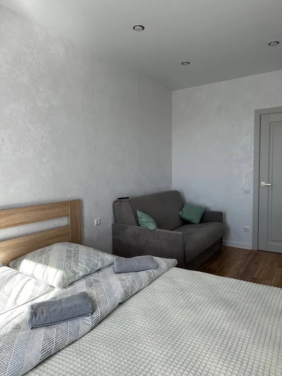 Квартира однокомнатная в Октябрьском, 40 м², Иркутск — спальня, фото 6