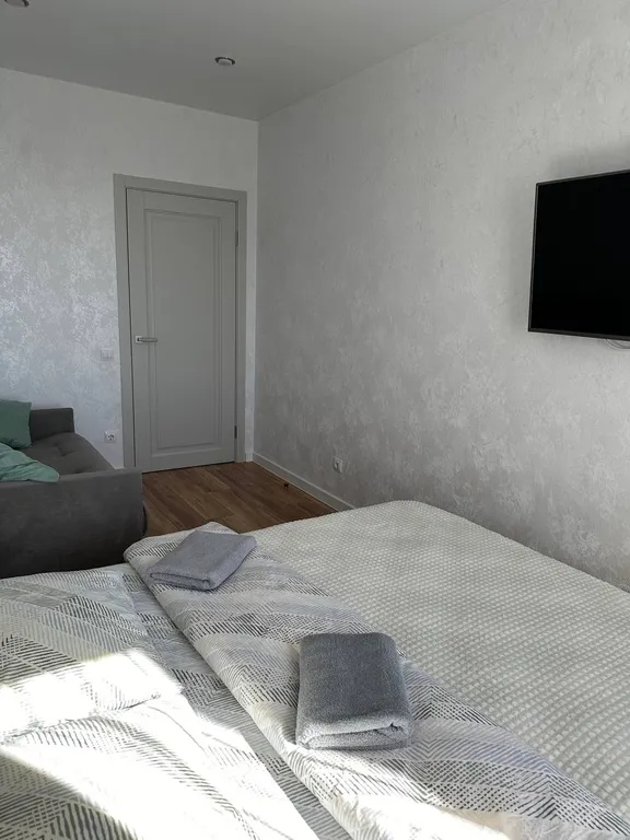 Квартира однокомнатная в Октябрьском, 40 м², Иркутск — спальня, фото 3