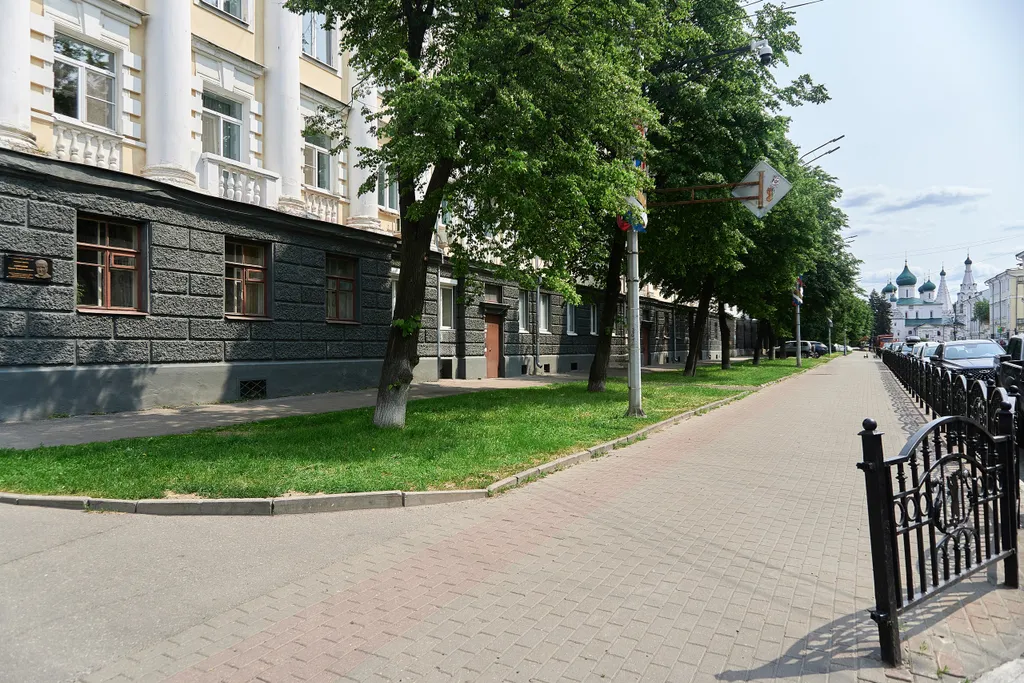 Апартаменты двухкомнатные на улице Советской, 62 м², Ярославль — двор