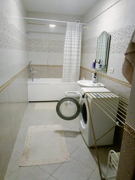 Квартира двухкомнатная в Ленинском, 72 м², Махачкала — ванная комната