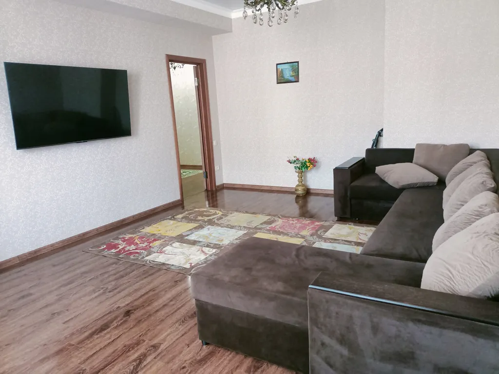 Квартира двухкомнатная в Ленинском, 72 м², Махачкала — спальня, фото 3