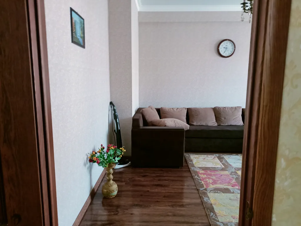 Квартира двухкомнатная в Ленинском, 72 м², Махачкала — спальня, фото 5