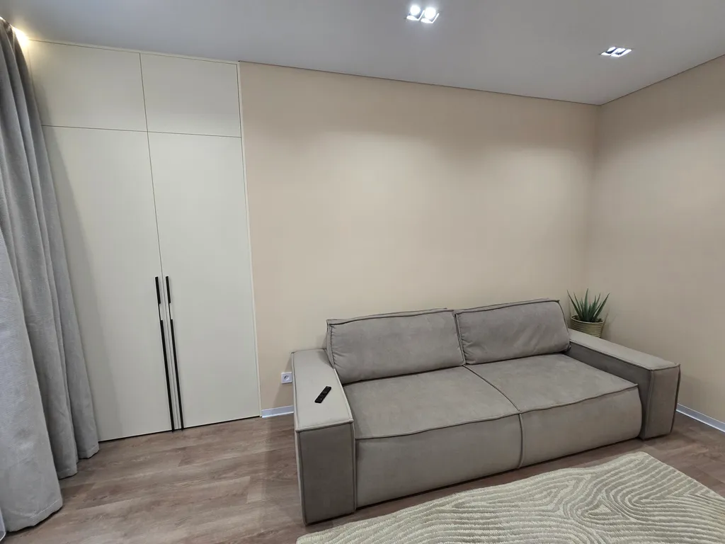 Квартира двухкомнатная в Ленинградском, 60 м², Калининград — спальня, фото 5