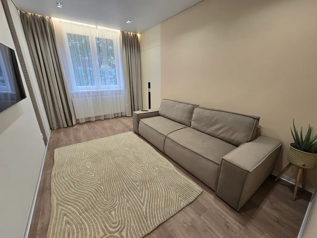 Квартира двухкомнатная в Ленинградском, 60 м², Калининград — спальня, фото 6