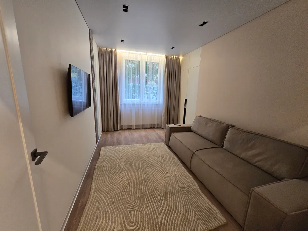Квартира двухкомнатная в Ленинградском, 60 м², Калининград — спальня, фото 7
