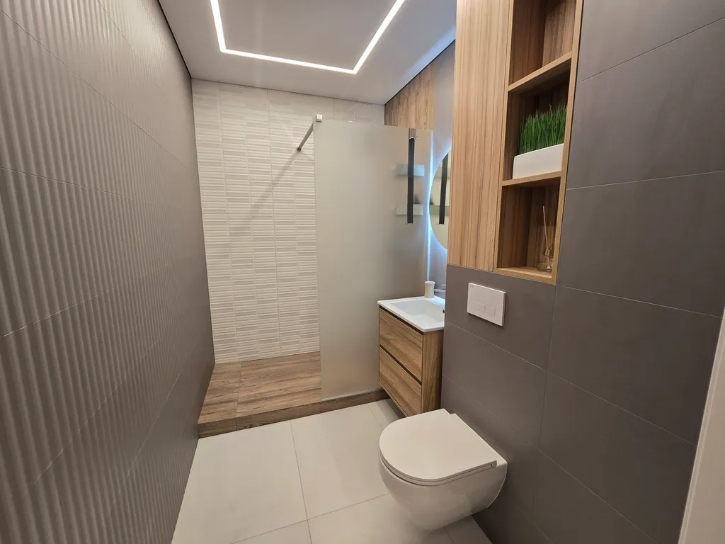 Квартира двухкомнатная в Ленинградском, 60 м², Калининград — ванная комната
