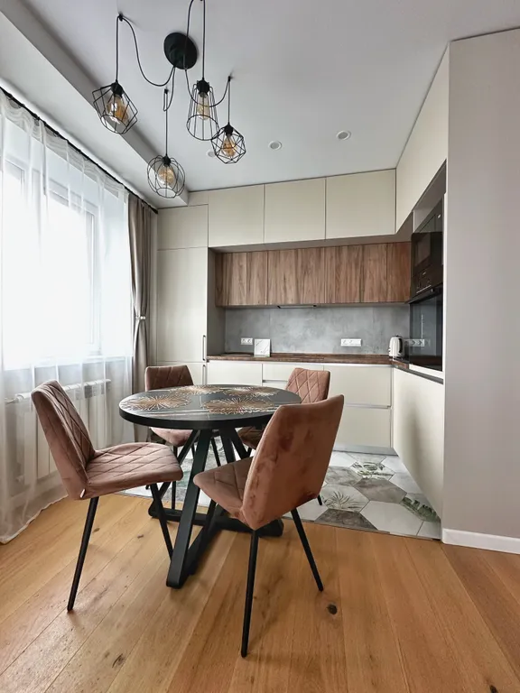Квартира двухкомнатная в Ленинском, 55 м², Владивосток — кухня, фото 2