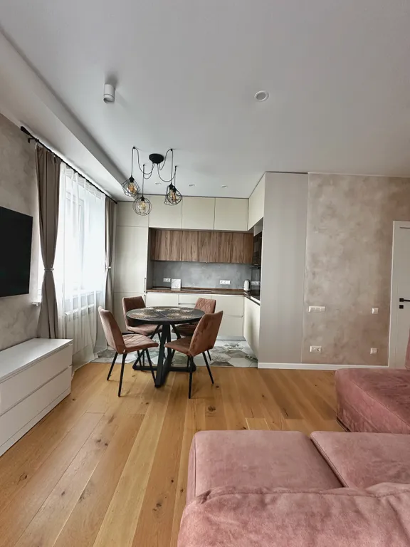 Квартира двухкомнатная в Ленинском, 55 м², Владивосток — кухня, фото 4