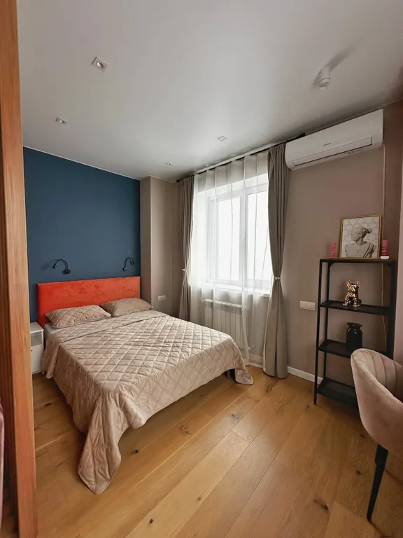 Квартира двухкомнатная в Ленинском, 55 м², Владивосток — спальня, фото 2