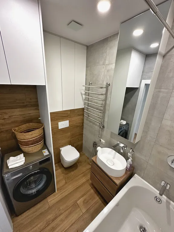 Квартира двухкомнатная в Ленинском, 55 м², Владивосток — ванная комната