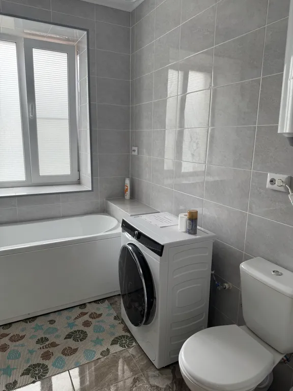 Апартаменты двухкомнатные на улице Ломакина, 80 м², Таганрог — фото 10