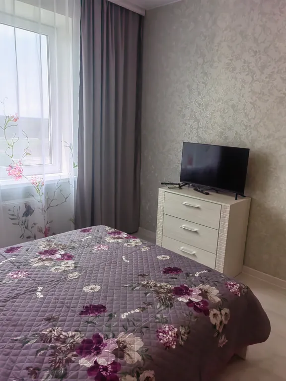 Квартира однокомнатная на улице Балтийской, 40 м², Борисовичи — спальня, фото 3