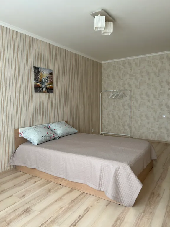 Квартира двухкомнатная в микрорайоне 5-й, 47 м², Камышин — спальня, фото 4