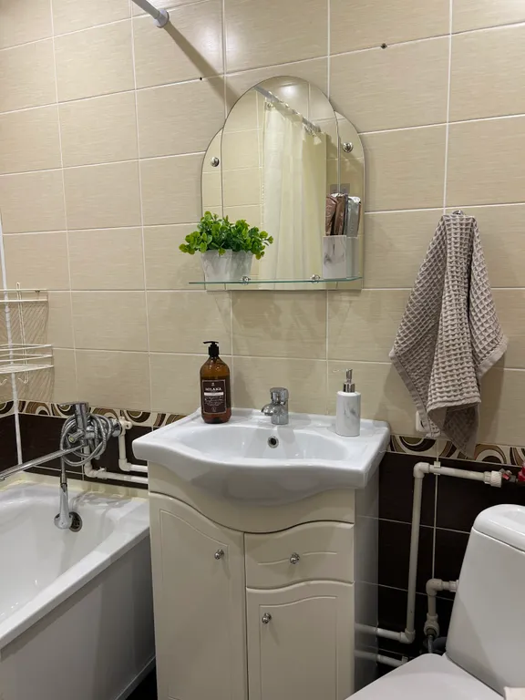 Квартира двухкомнатная в микрорайоне 5-й, 47 м², Камышин — ванная комната, фото 2