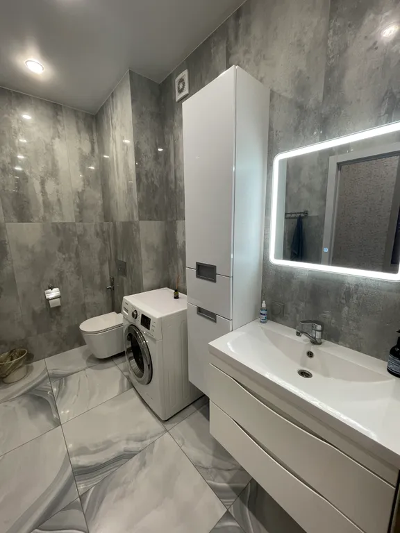 Квартира двухкомнатная на проспекте Карла Маркса, 58 м², Каменск-Шахтинский — ванная комната, фото 3