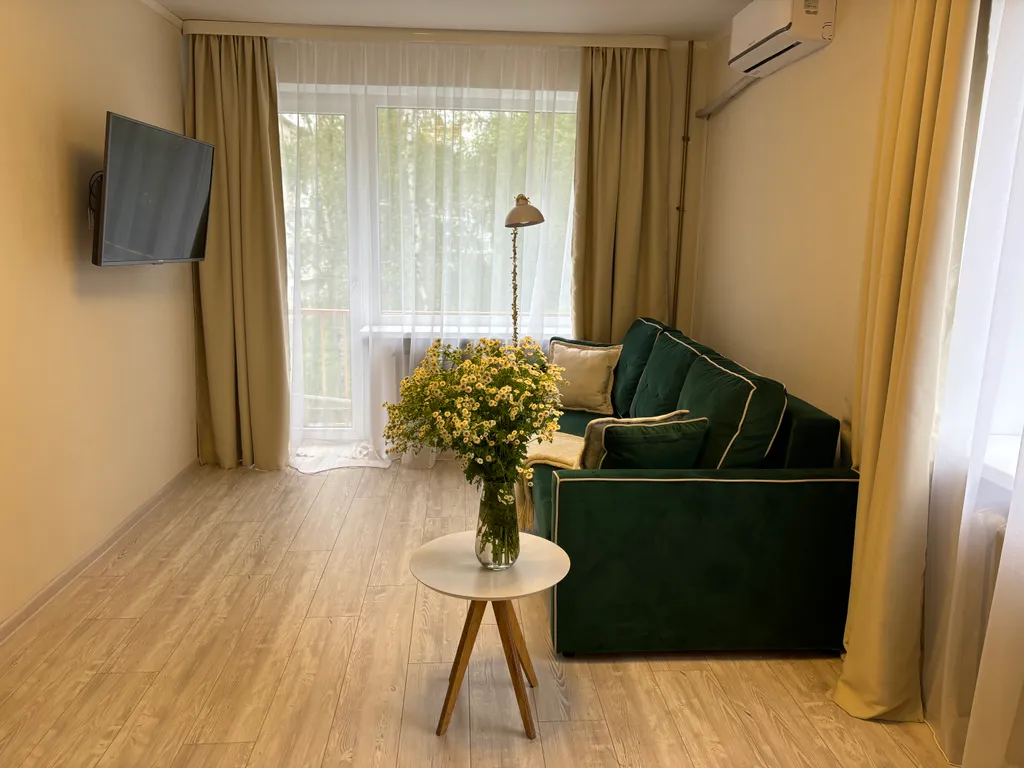 Квартира однокомнатная на улице Александровской, 30 м², Старая Русса — спальня, фото 8