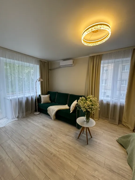 Квартира однокомнатная на улице Александровской, 30 м², Старая Русса — спальня, фото 9