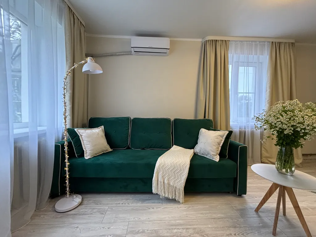 Квартира однокомнатная на улице Александровской, 30 м², Старая Русса — спальня, фото 12