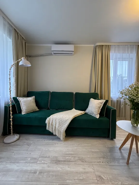 Квартира однокомнатная на улице Александровской, 30 м², Старая Русса — спальня, фото 16
