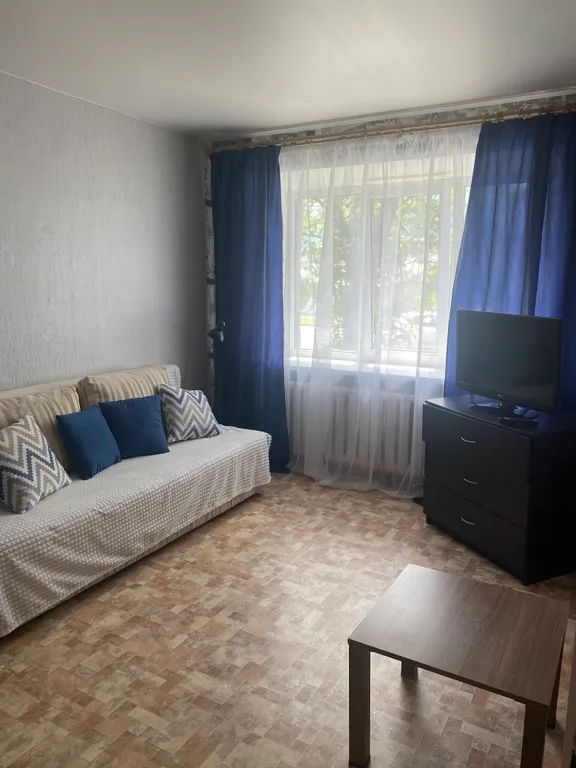Квартира однокомнатная на улице Большой Октябрьской, 31 м², Ярославль — спальня, фото 2