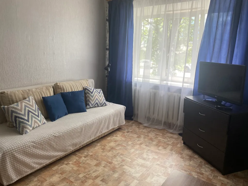 Квартира однокомнатная на улице Большой Октябрьской, 31 м², Ярославль — спальня, фото 5