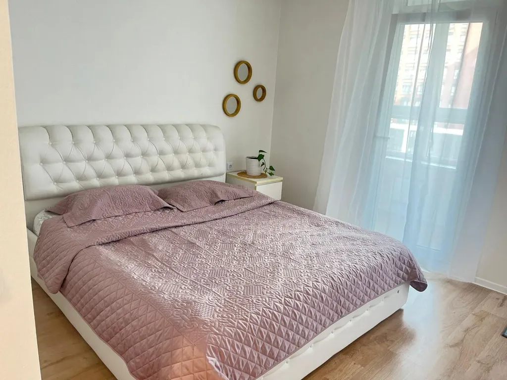 Студия однокомнатная в Чкаловском, 34 м², Екатеринбург — спальня, фото 2