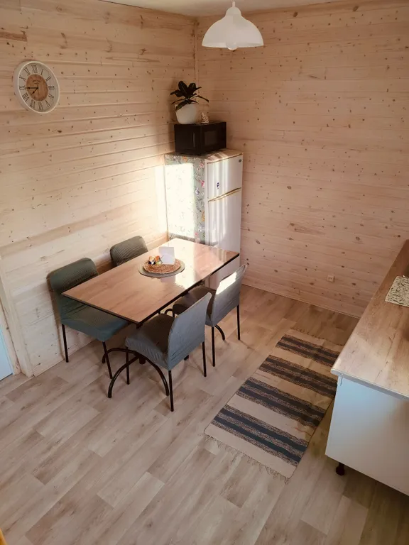 Дом 6-местный на улице Колхозной, 56 м², Павловка — кухня, фото 2