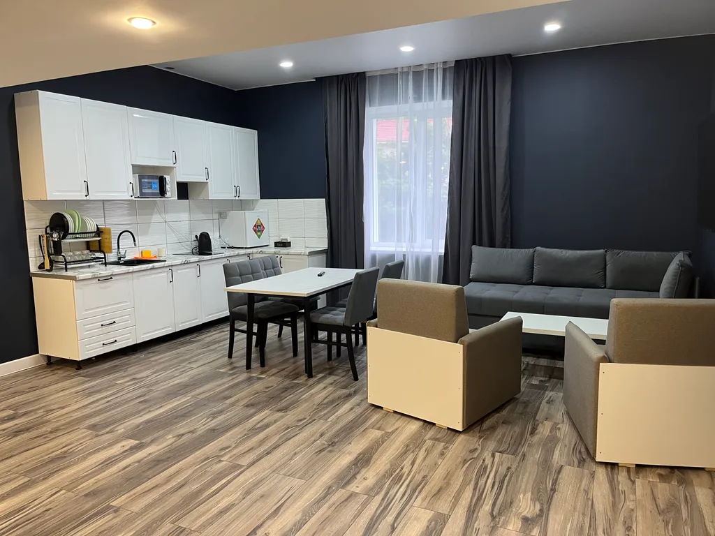 Квартира однокомнатная на площади Свободы, 55 м², Валдай — кухня