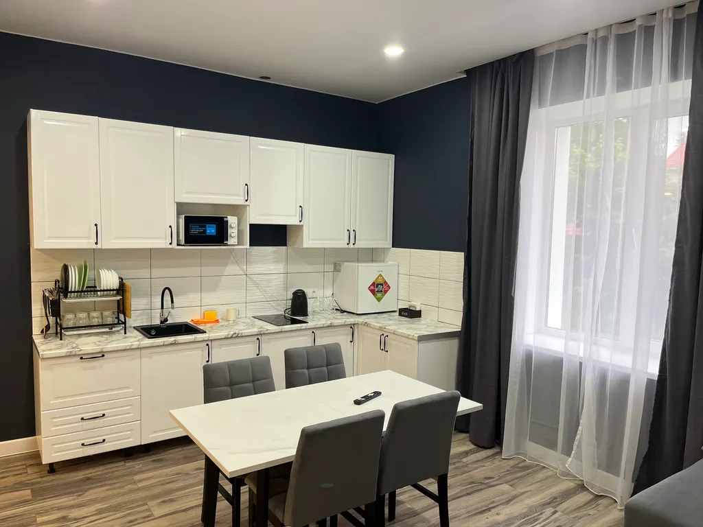 Квартира однокомнатная на площади Свободы, 55 м², Валдай — кухня, фото 2