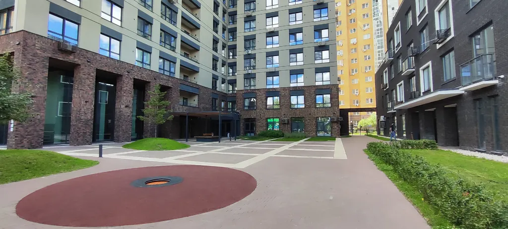 Квартира однокомнатная на улице Московском Тракте, 40 м², Тюмень — двор, фото 2