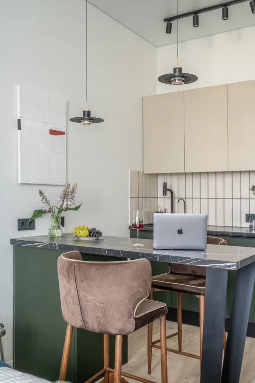 Студия однокомнатная в Чкаловском, 30 м², Екатеринбург — кухня, фото 7