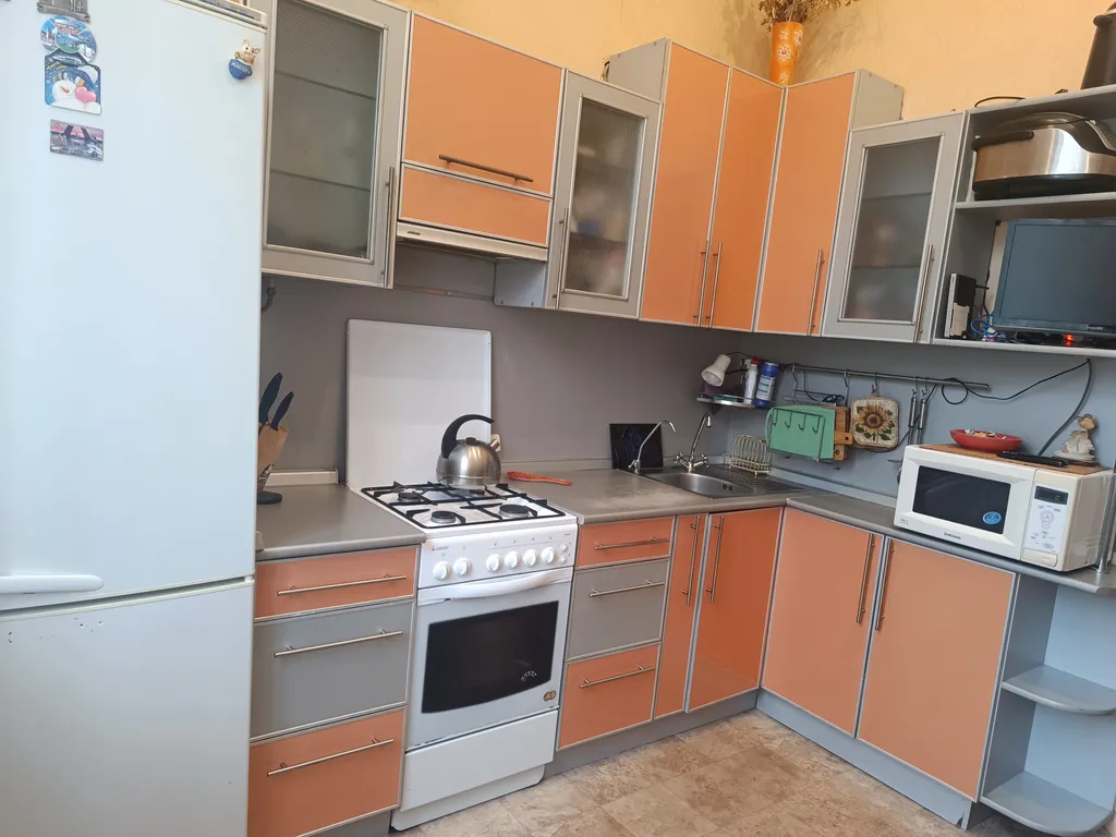 Квартира однокомнатная на проспекте Октябрьском, 68 м², Псков — фото 2