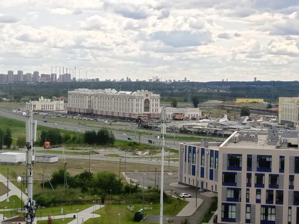 Квартира однокомнатная на улице Александра Козицына, 33 м², Верхняя Пышма — вид из окна, фото 4