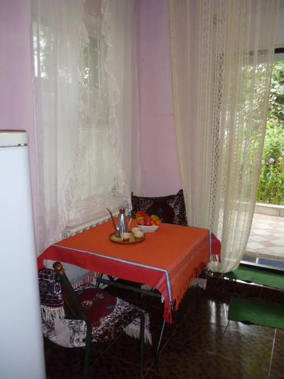 Квартира однокомнатная на улице Гоголи, 48 м², Ессентуки — кухня, фото 3